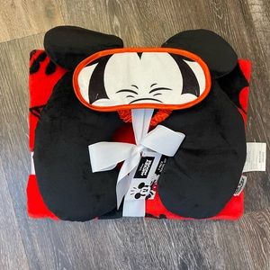 Mickey Mouse Travel Set NWT
